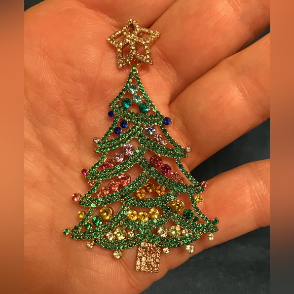 Handmade Articulated Christmas Tree Necklace with magnetic clasp & 16”-18”chain. - Picture 3 of 5